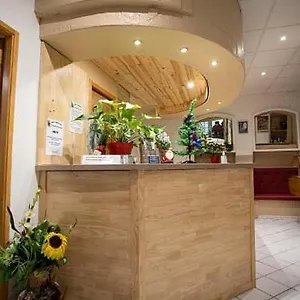 https://saint-christophe-lourdes.midi-pyreneeshotels.com