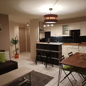  Appartement Ecully, Au Calme De 50m².