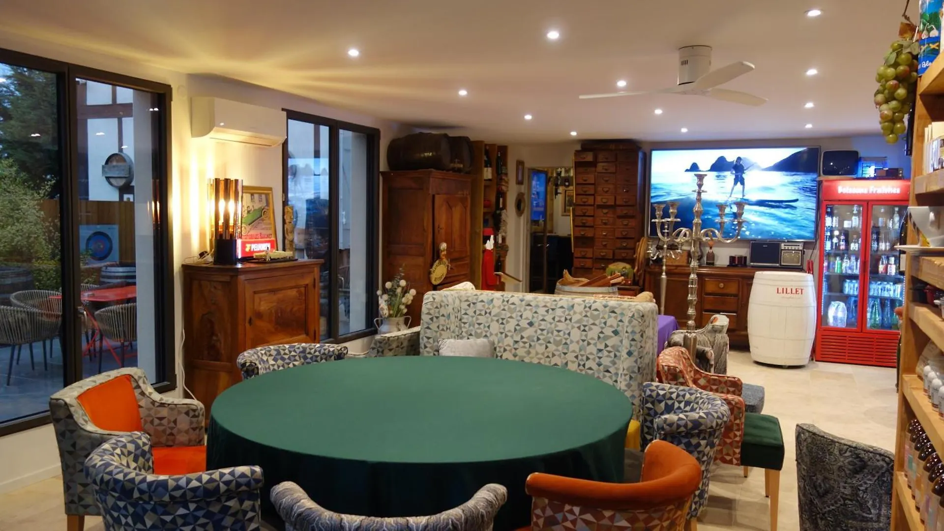 Hostelry Music Repetition Écully Couette-café